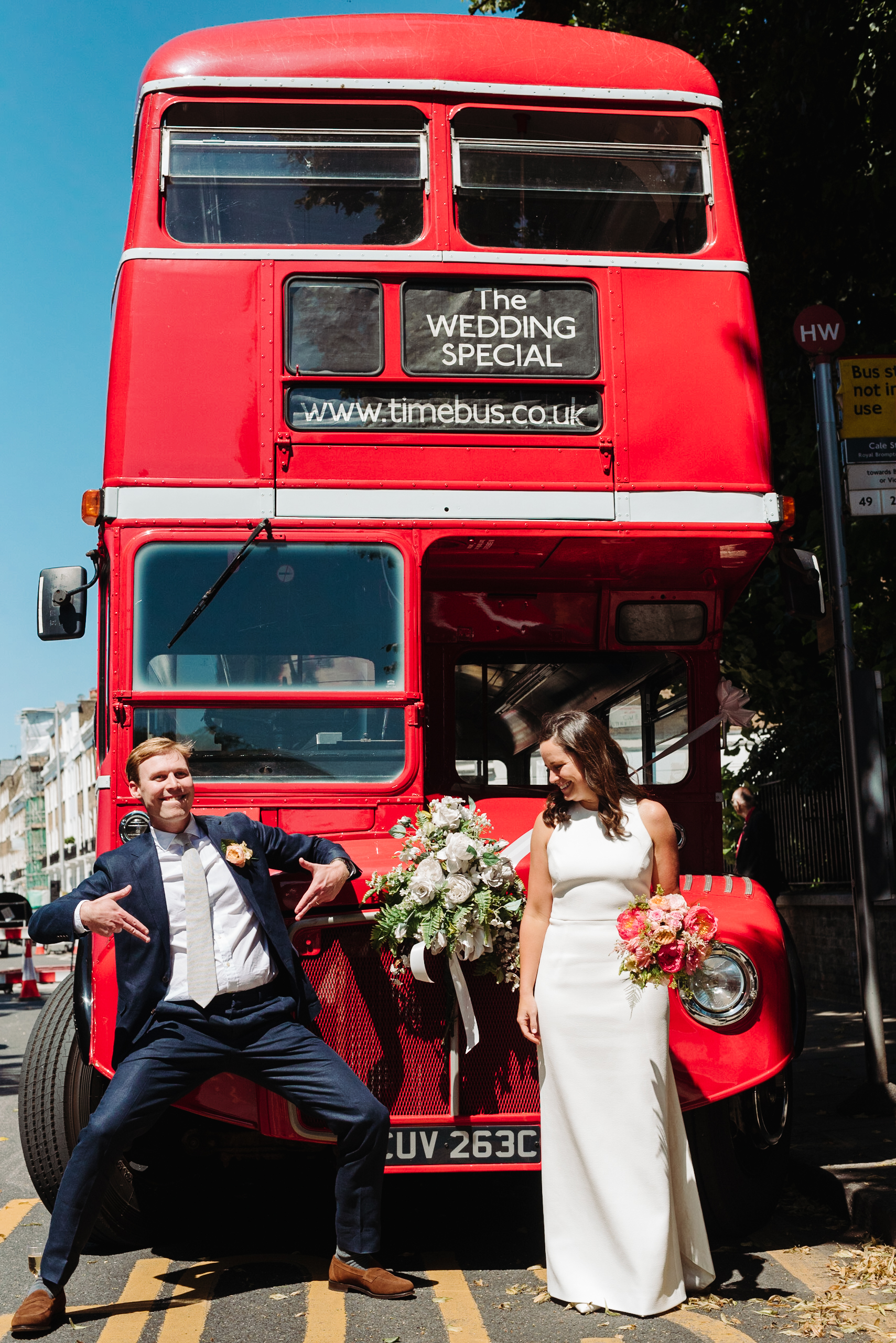 carine bea photography, wedding ceremony at chelsea, london vintage bus